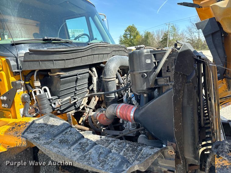 image for item EH6635 2010 International WorkStar 7400  dump truck