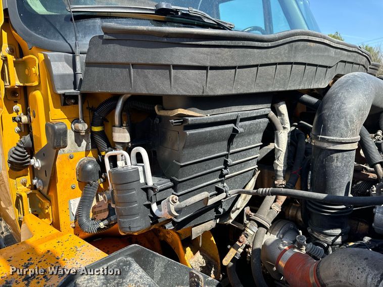 image for item EH6635 2010 International WorkStar 7400  dump truck