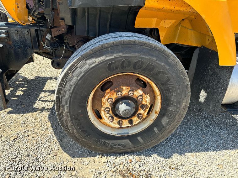 image for item EH6635 2010 International WorkStar 7400  dump truck