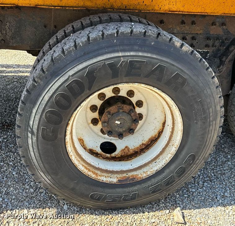 image for item EH6635 2010 International WorkStar 7400  dump truck