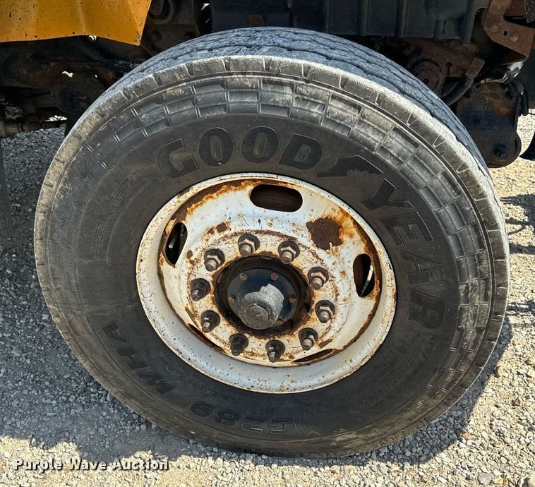 image for item EH6635 2010 International WorkStar 7400  dump truck