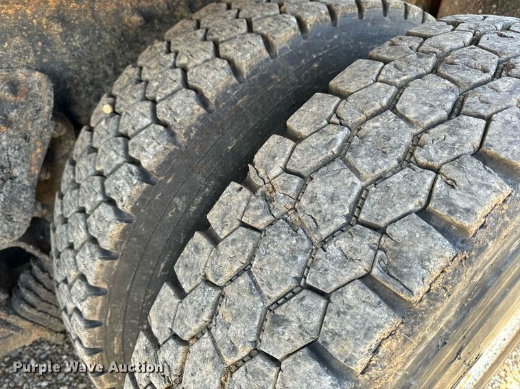 image for item EH6635 2010 International WorkStar 7400  dump truck