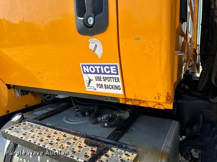 image for item EH6636 2011 International WorkStar 7500 dump truck