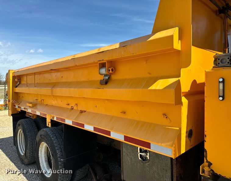 image for item EH6636 2011 International WorkStar 7500 dump truck