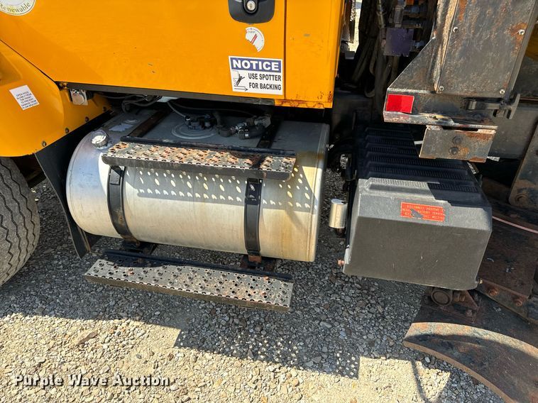 image for item EH6636 2011 International WorkStar 7500 dump truck