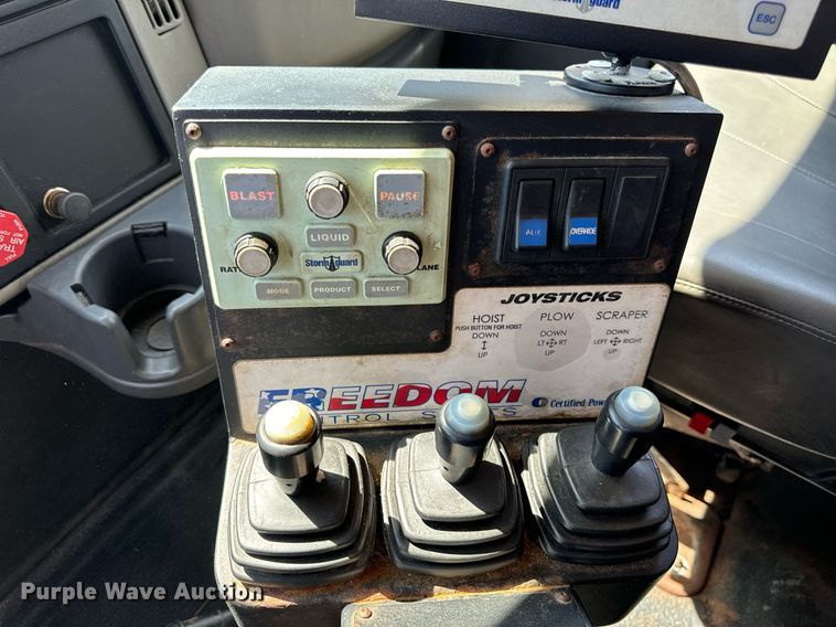 image for item EH6636 2011 International WorkStar 7500 dump truck