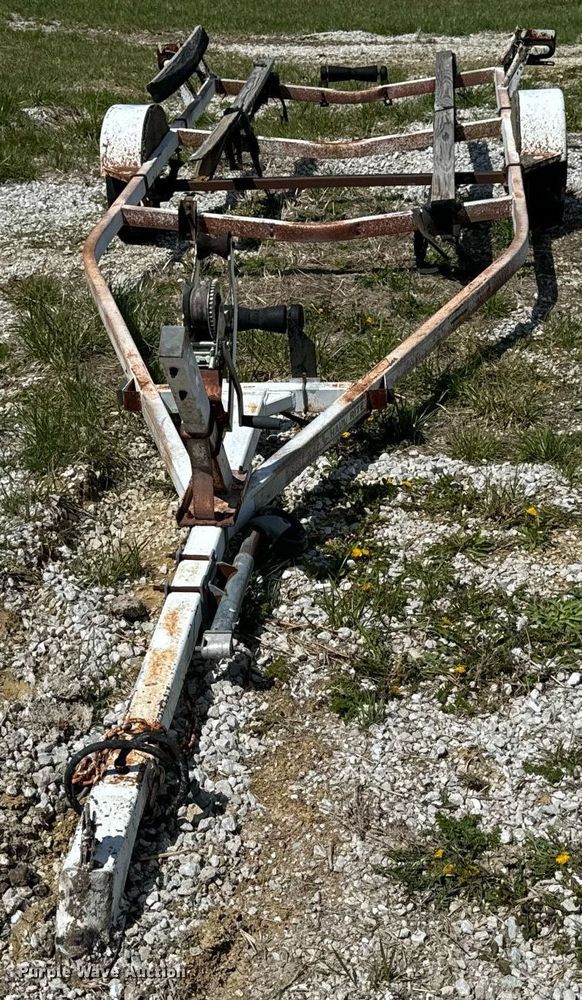 image for item EH6637 1990 Haul Rite boat trailer
