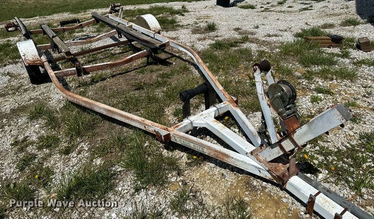 image for item EH6637 1990 Haul Rite boat trailer