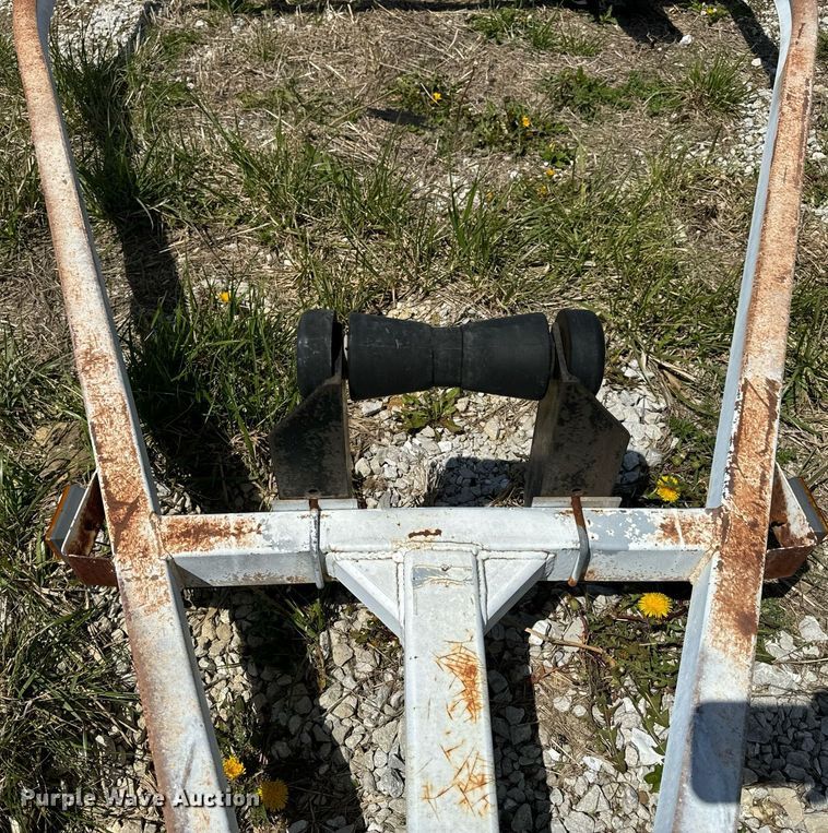 image for item EH6637 1990 Haul Rite boat trailer