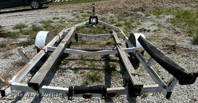 image for item EH6637 1990 Haul Rite boat trailer