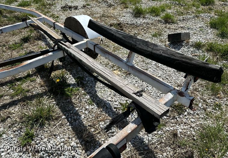 image for item EH6637 1990 Haul Rite boat trailer