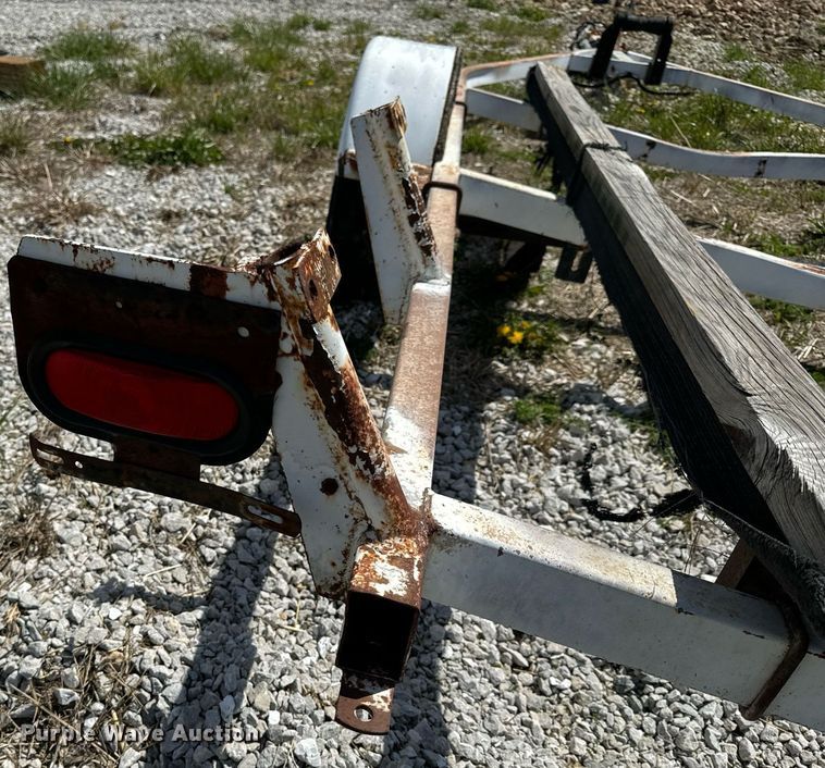 image for item EH6637 1990 Haul Rite boat trailer