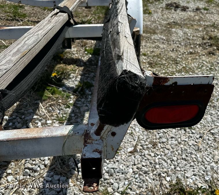 image for item EH6637 1990 Haul Rite boat trailer