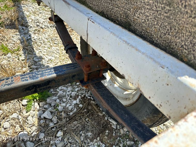 image for item EH6637 1990 Haul Rite boat trailer