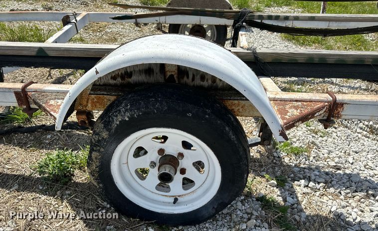 image for item EH6637 1990 Haul Rite boat trailer