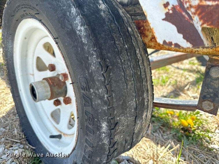 image for item EH6637 1990 Haul Rite boat trailer