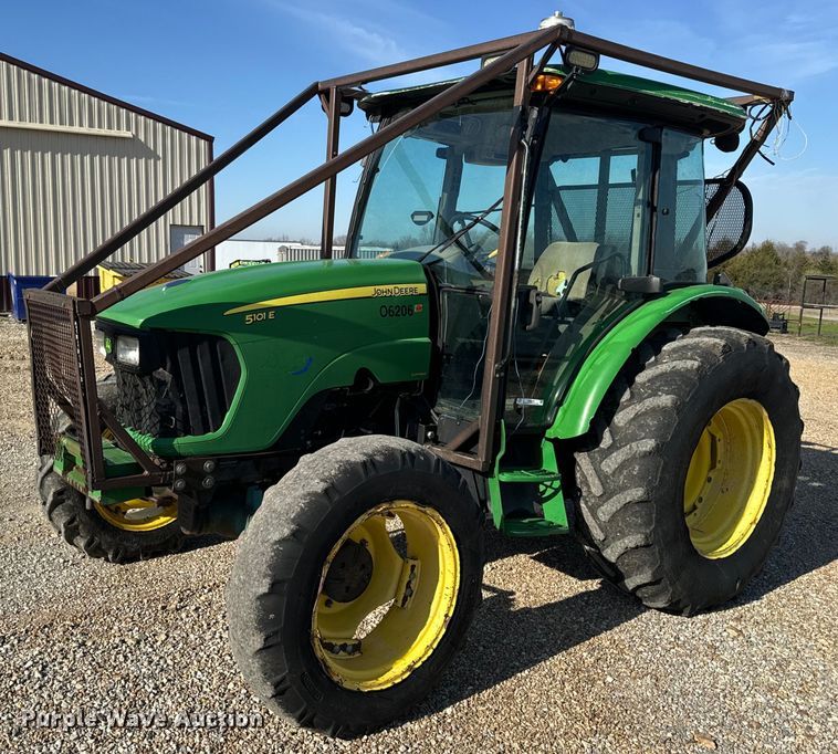 image for item EH6639 2009 John Deere 5101E MFWD tractor
