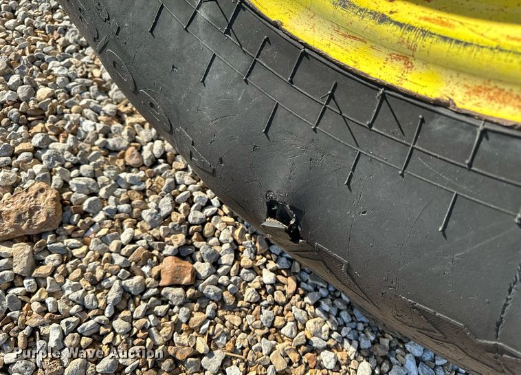 image for item EH6639 2009 John Deere 5101E MFWD tractor