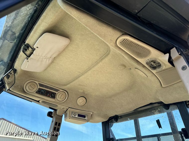 image for item EH6639 2009 John Deere 5101E MFWD tractor