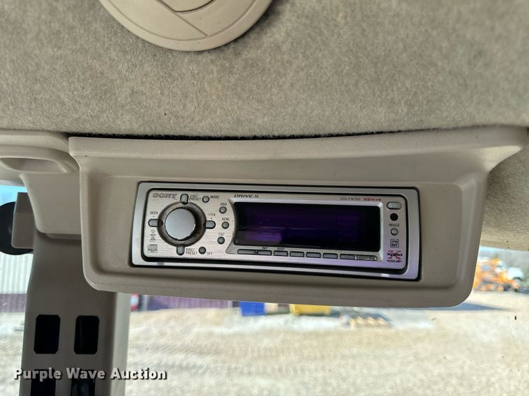 image for item EH6639 2009 John Deere 5101E MFWD tractor