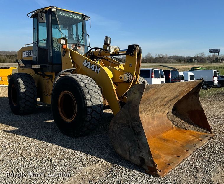 image for item EH6640 2003 John Deere 624H wheel loader