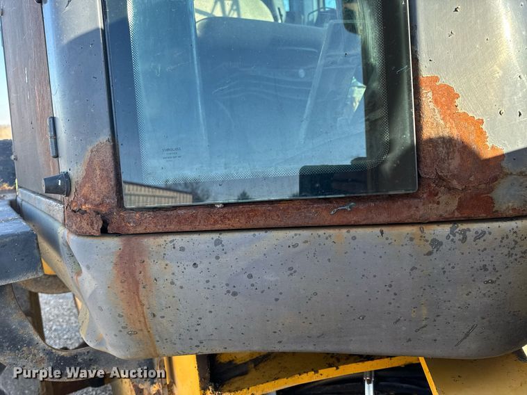 image for item EH6640 2003 John Deere 624H wheel loader