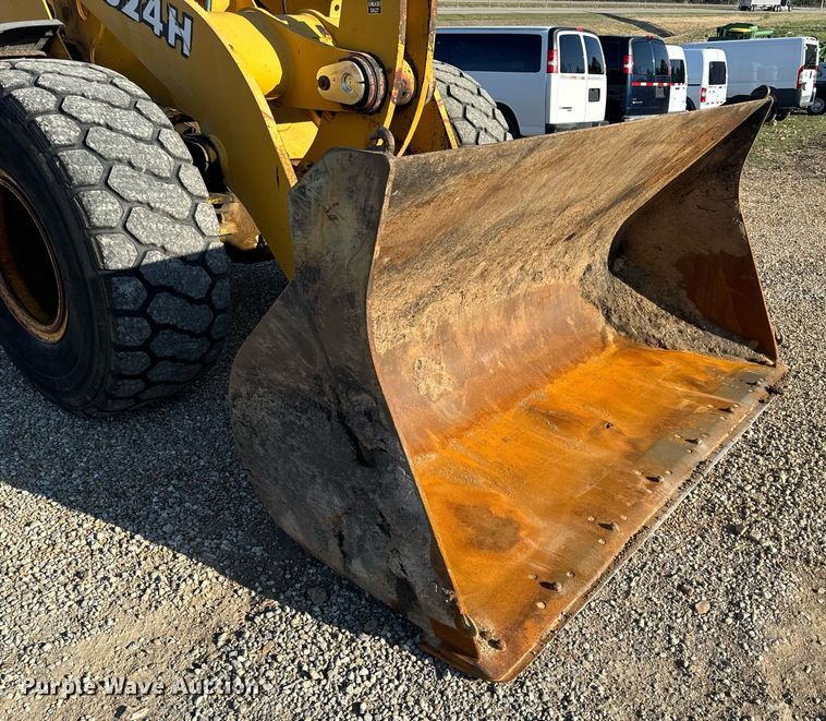 image for item EH6640 2003 John Deere 624H wheel loader