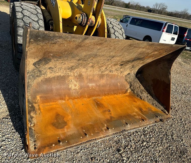 image for item EH6640 2003 John Deere 624H wheel loader