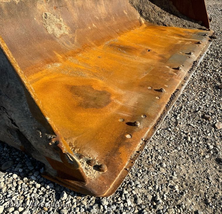 image for item EH6640 2003 John Deere 624H wheel loader