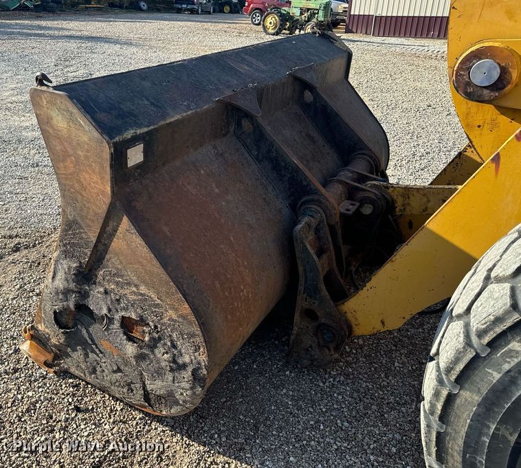 image for item EH6640 2003 John Deere 624H wheel loader