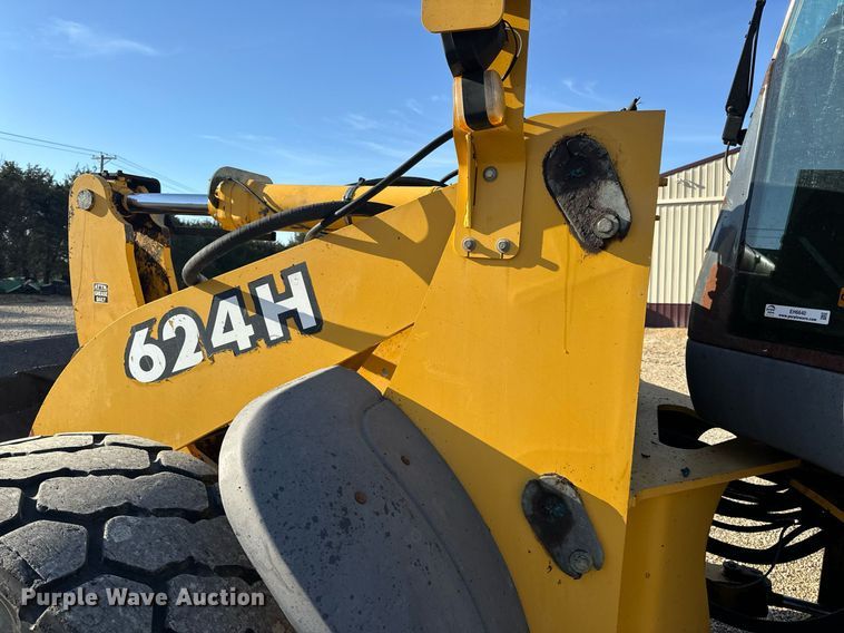 image for item EH6640 2003 John Deere 624H wheel loader