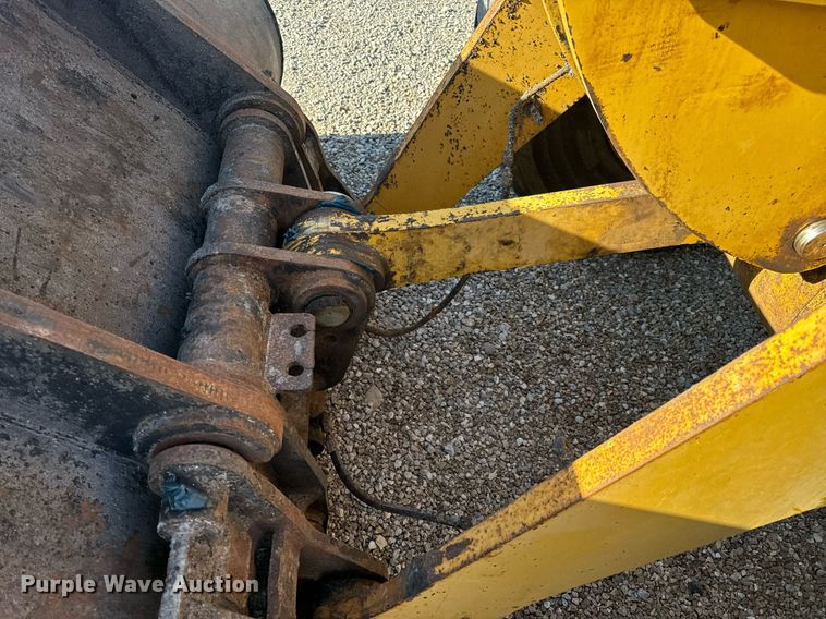 image for item EH6640 2003 John Deere 624H wheel loader