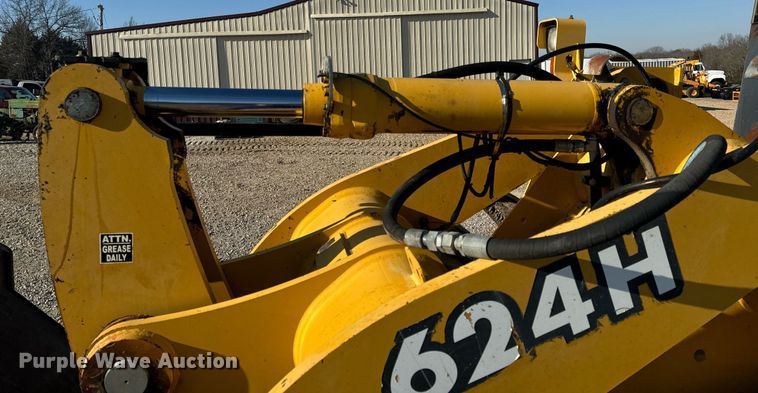 image for item EH6640 2003 John Deere 624H wheel loader