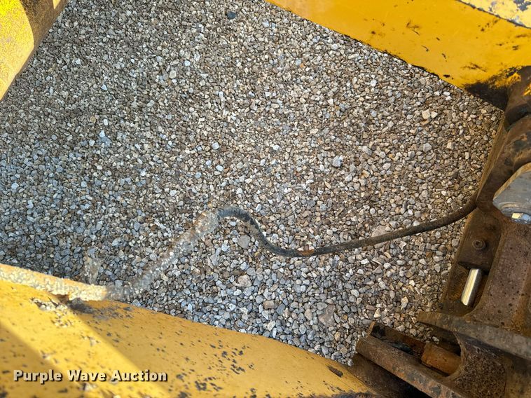 image for item EH6640 2003 John Deere 624H wheel loader