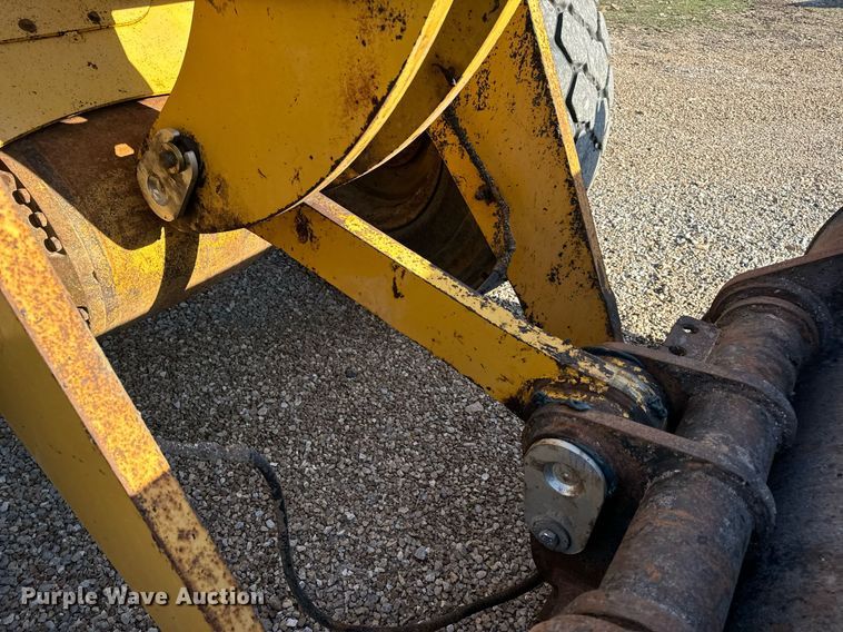 image for item EH6640 2003 John Deere 624H wheel loader