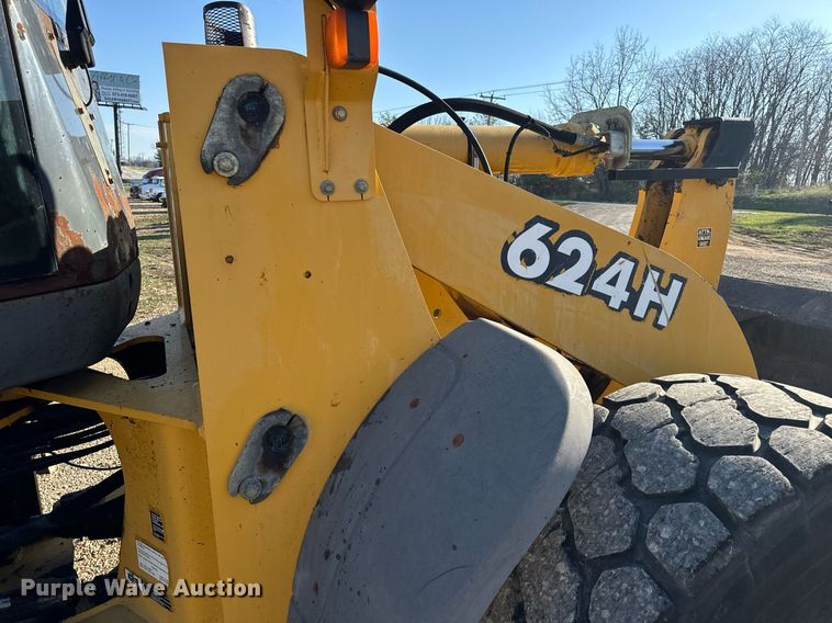 image for item EH6640 2003 John Deere 624H wheel loader