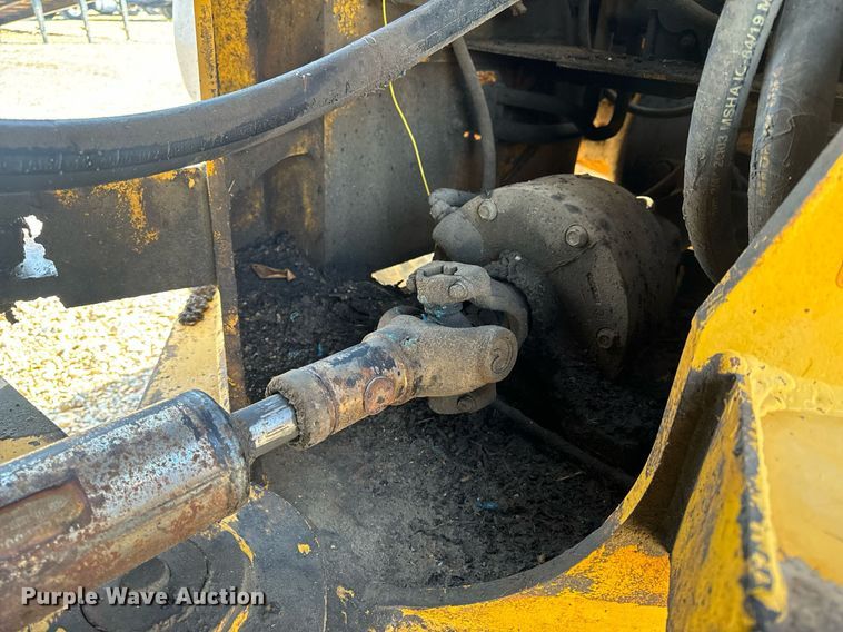 image for item EH6640 2003 John Deere 624H wheel loader