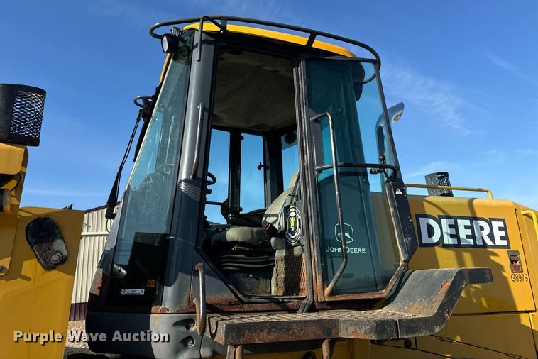 image for item EH6640 2003 John Deere 624H wheel loader