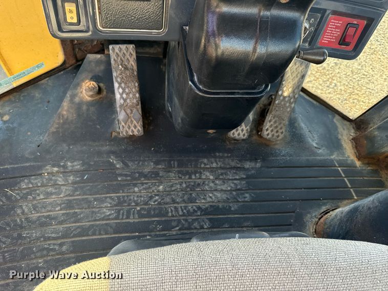 image for item EH6640 2003 John Deere 624H wheel loader