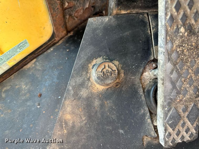 image for item EH6640 2003 John Deere 624H wheel loader