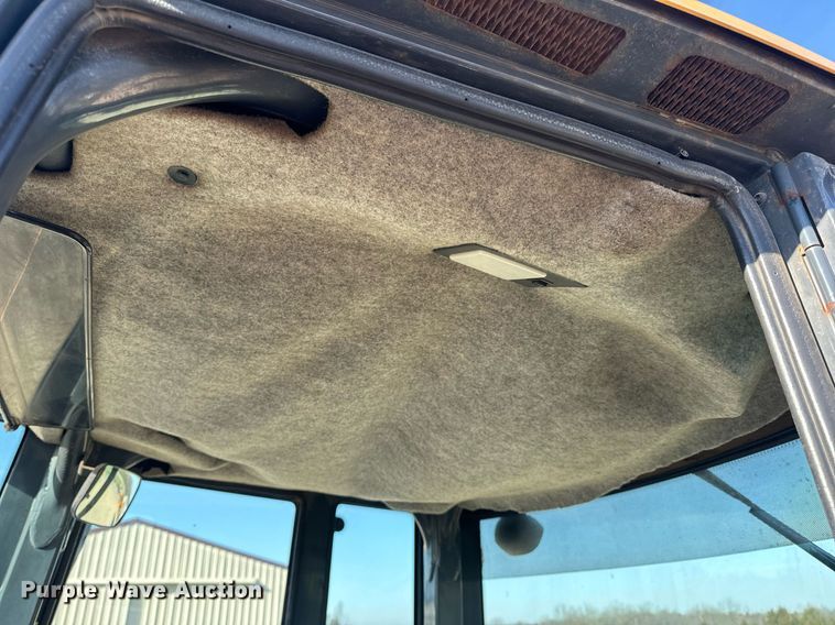 image for item EH6640 2003 John Deere 624H wheel loader