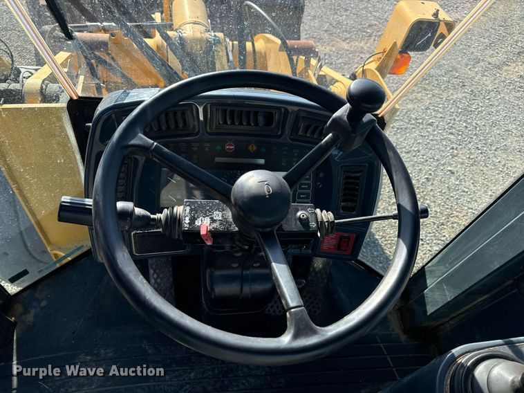 image for item EH6640 2003 John Deere 624H wheel loader