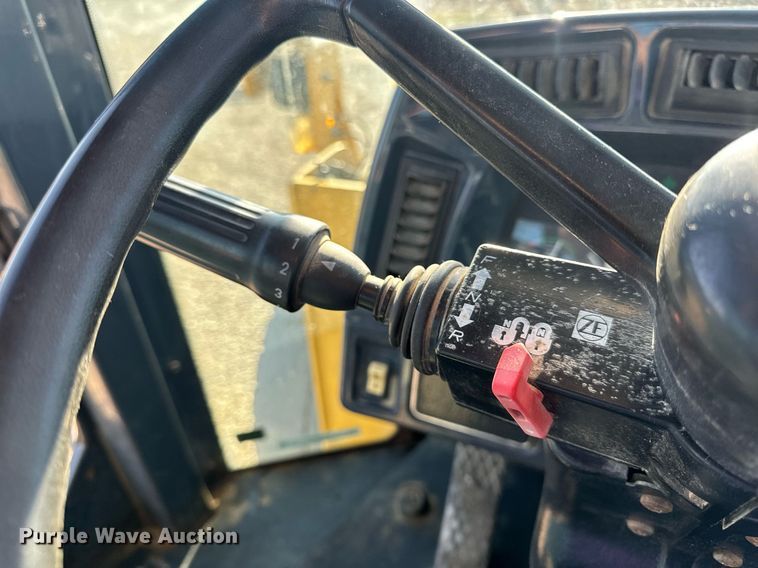 image for item EH6640 2003 John Deere 624H wheel loader