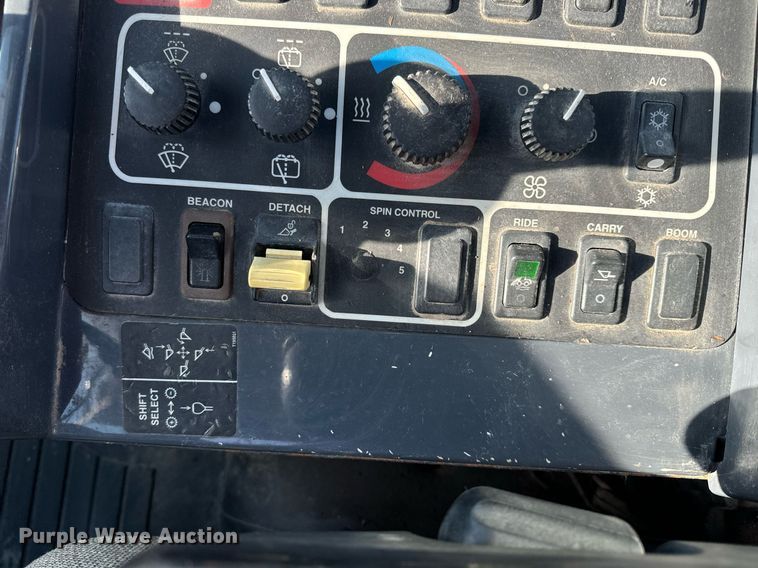 image for item EH6640 2003 John Deere 624H wheel loader