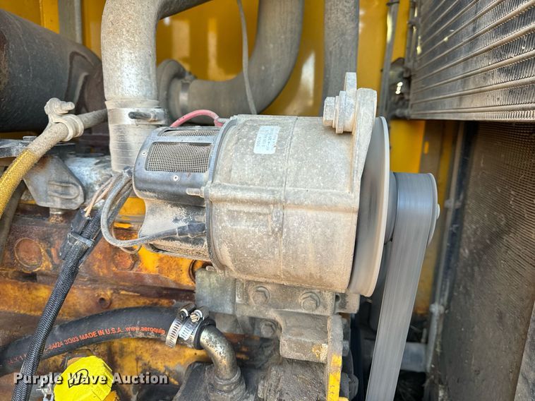 image for item EH6640 2003 John Deere 624H wheel loader