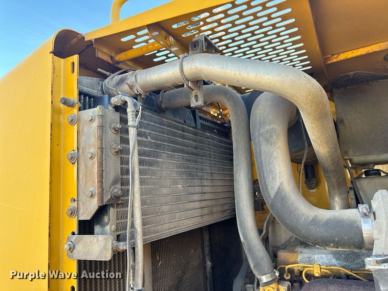 image for item EH6640 2003 John Deere 624H wheel loader