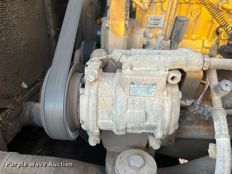 image for item EH6640 2003 John Deere 624H wheel loader