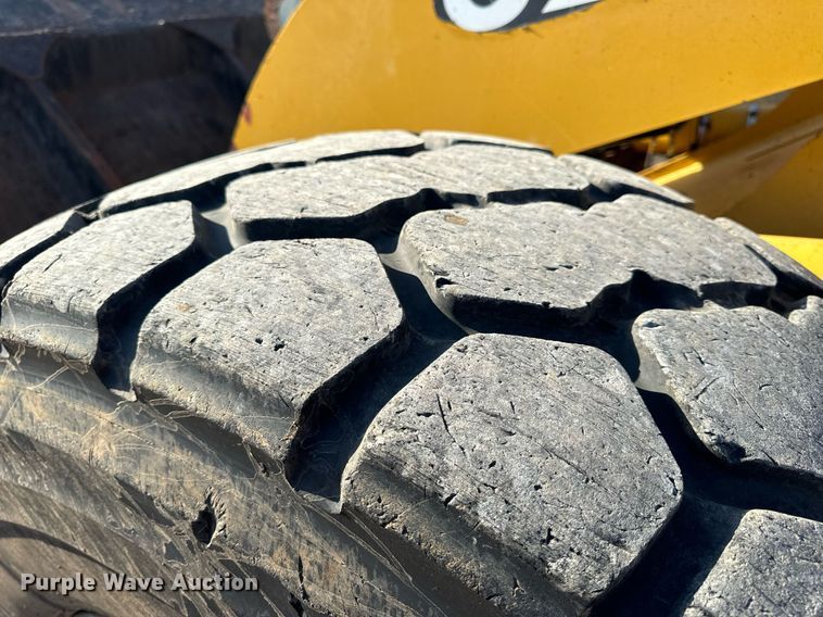 image for item EH6640 2003 John Deere 624H wheel loader