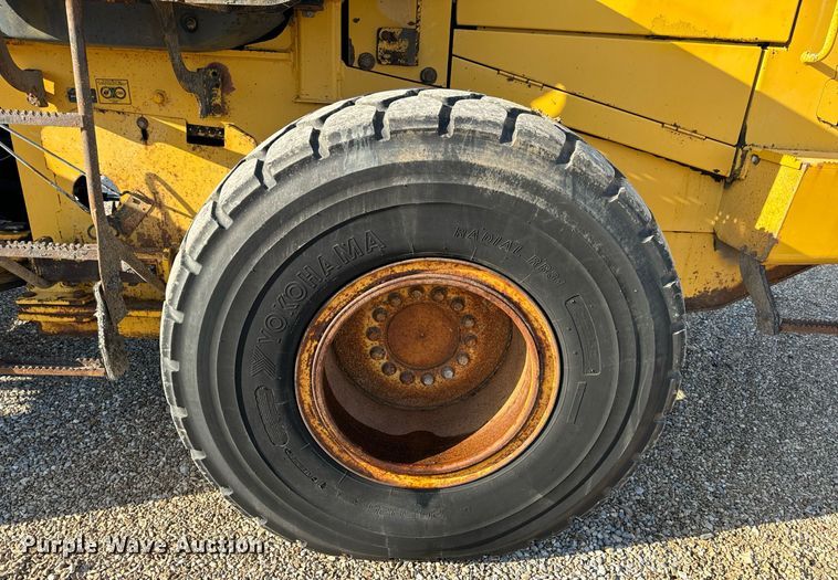 image for item EH6640 2003 John Deere 624H wheel loader