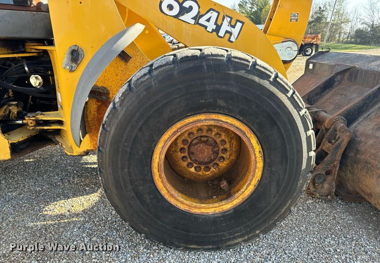 image for item EH6640 2003 John Deere 624H wheel loader